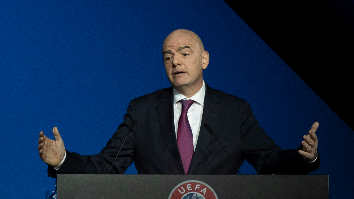 Ινφαντίνο: «Η FIFA εξετάζει την άρση της απαγόρευσης ρωσικών συλλόγων και εθνικών ομάδων»