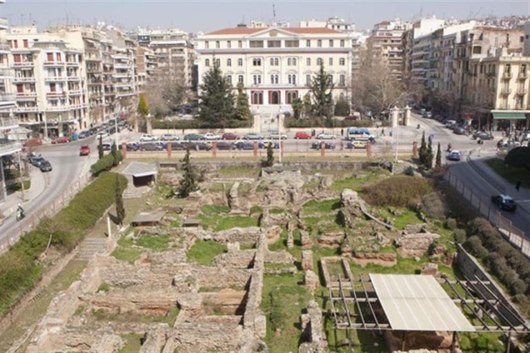 Θεσσαλονίκη: «Πράσινο φως» από το ΚΑΣ για τις αναπλάσεις των ιστορικών πλατειών Δημοκρατίας και Διοικητηρίου