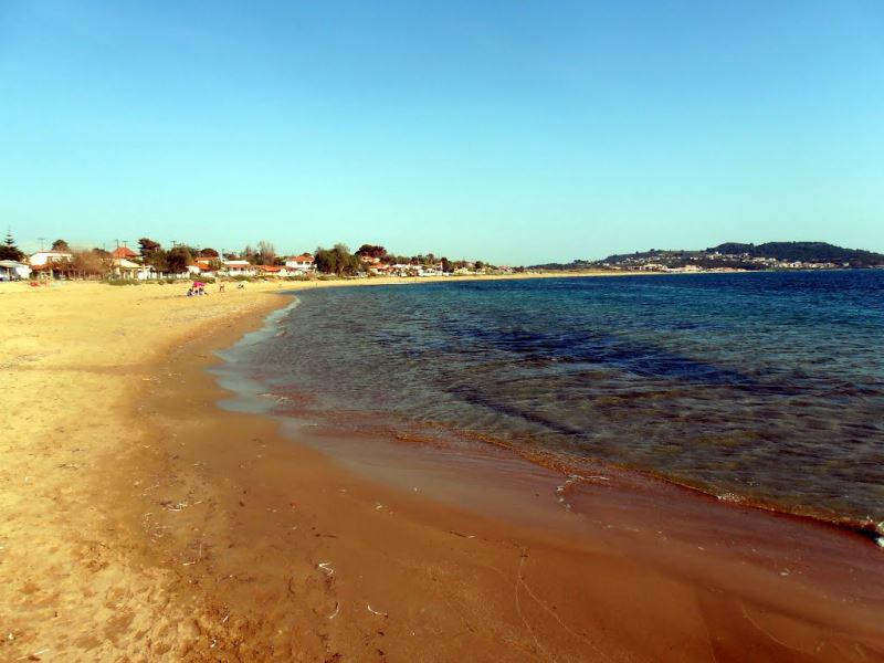 Αστυνομικός και ιδιοκτήτης καντίνας απέτρεψαν πνιγμό 67χρονου σε παραλία του Πύργου
