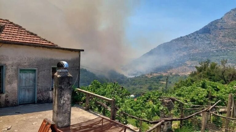 Συνεχίζει να καιει η φωτιά στον Αμάραντο Κόνιτσας και σε μειονοτικά χωριά της Αλβανίας  