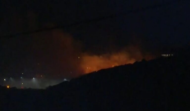 Φωτιά στην Ανατολική Αττική: Μήνυμα 112 για τις   περιοχές Άγιος Νικόλαος και Μαύρο Λιθάρι