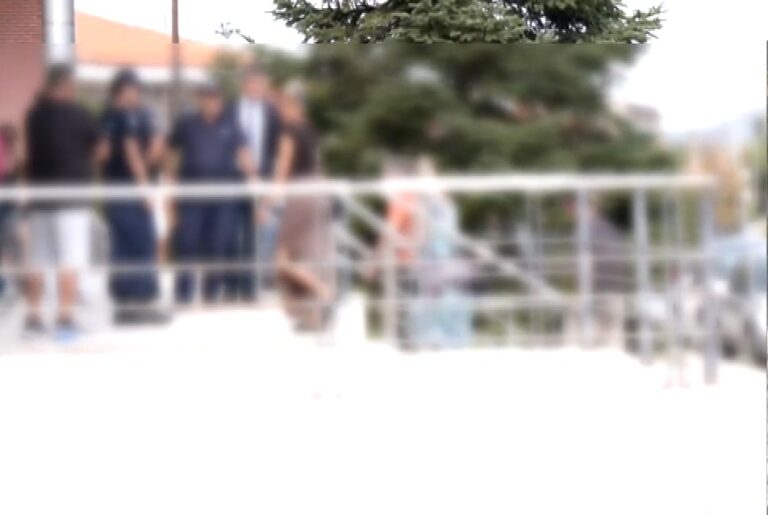 Ελεύθεροι με περιοριστικούς όρους οι πέντε ανήλικοι που κατηγορούνται ότι λήστεψαν 15χρονο στη Νέα Ποτίδαια Χαλκιδικής