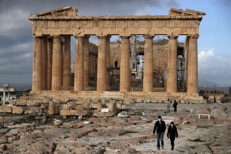 Υπουργείο Πολιτισμού για τη βλάβη του ανελκυστήρα της Ακρόπολης: Η υπερβολική χρήση απαιτεί συχνή συντήρηση, αλλά προκαλεί και προβλήματα