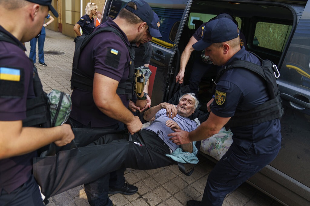 Δύο νεκροί σε σύγκρουση λεωφορείου με τρένο στην Αγία Πετρούπολη της Ρωσίας