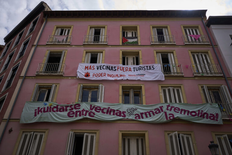 Γιατί η Ευρώπη εξεγείρεται ενάντια στον μαζικό τουρισμό