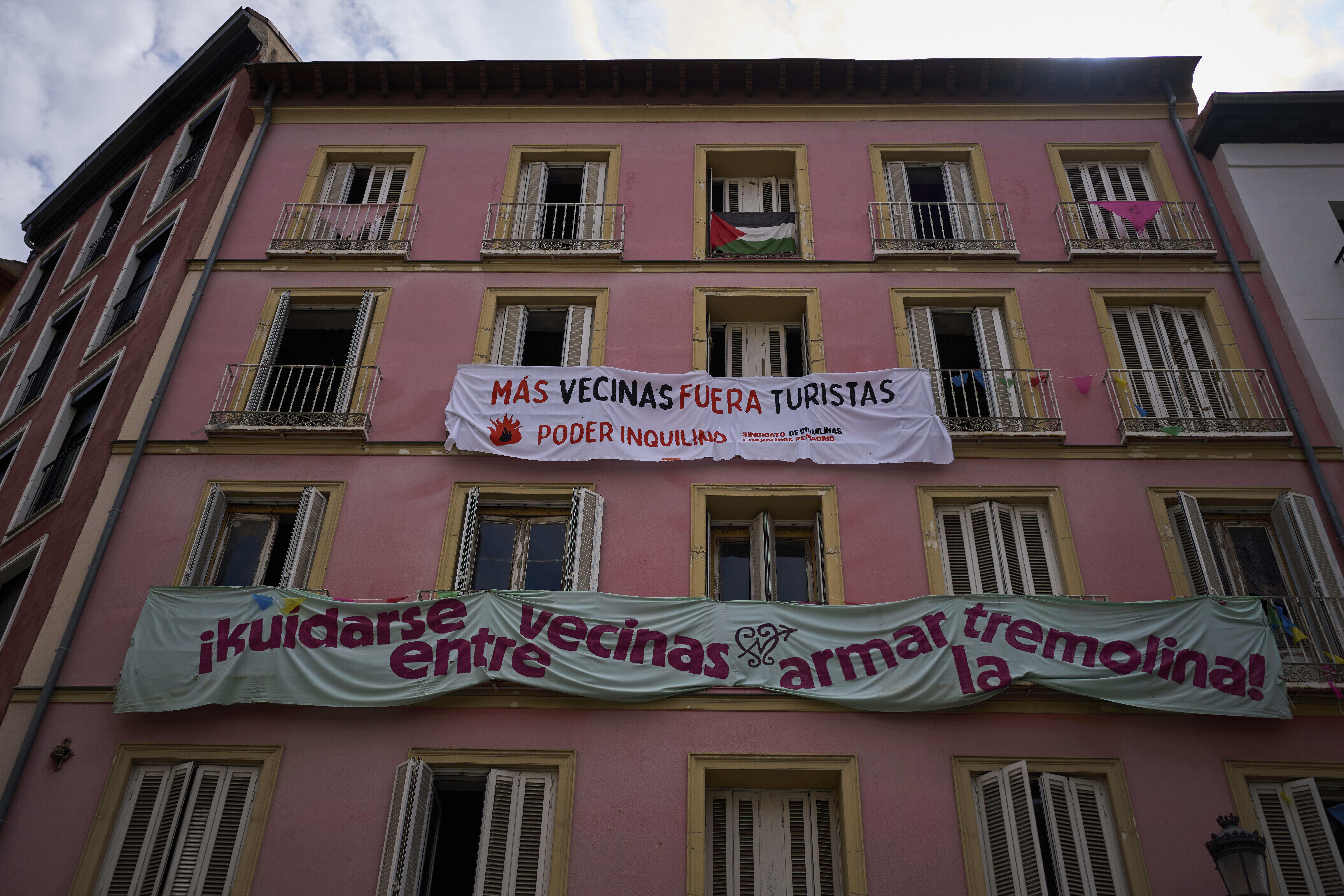 Γιατί η Ευρώπη εξεγείρεται ενάντια στον μαζικό τουρισμό