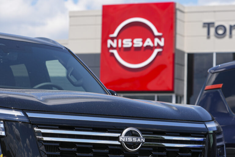 Η Mercedes πούλησε το μερίδιό της στη Nissan για 279,64 εκατομμύρια ευρώ