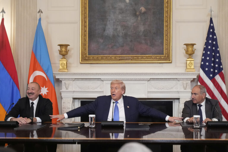 Ο Τραμπ ανακοίνωσε την ειρηνευτική συμφωνία μεταξύ Αζερμπαϊτζάν και Αρμενίας – «Θα διαρκέσει για πάντα»