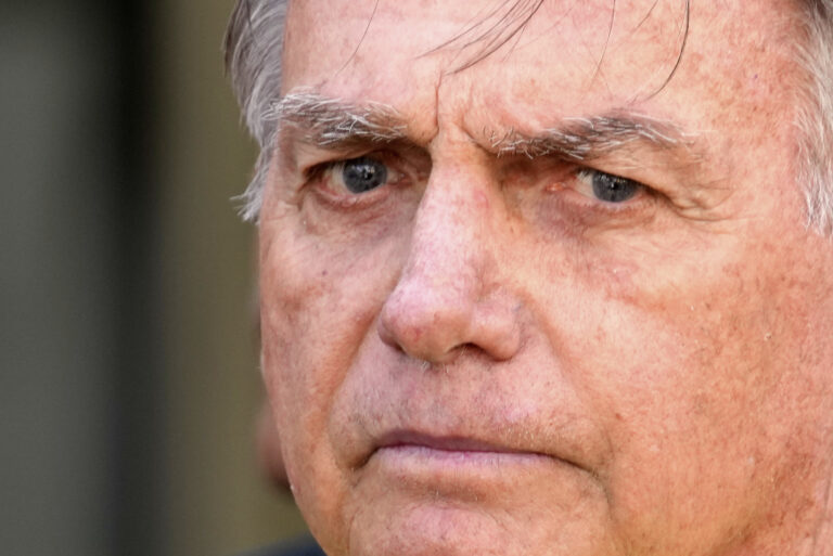 Βραζιλία: Η αστυνομία αποκάλυψε ότι ο πρώην πρόεδρος Μπολσονάρο είχε σχεδιάσει να διαφύγει στην Αργεντινή ζητώντας άσυλο