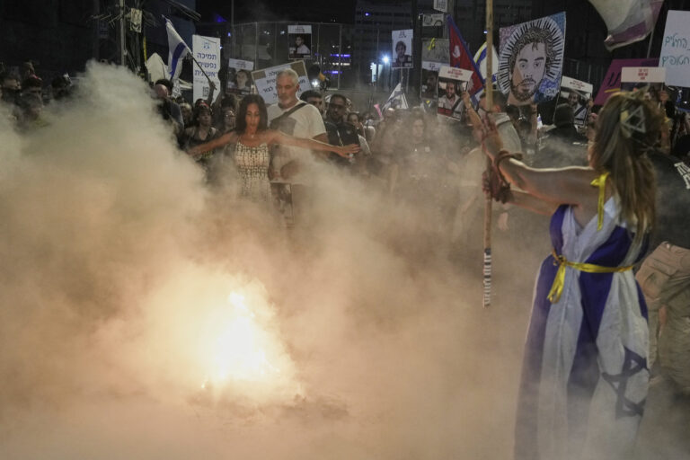 Ισραήλ – Στον απόηχο της πανεθνικής απεργίας: Εικόνες από συμπλοκές και συλλήψεις ενώ ο Νετανιάχου καταδικάζει τις διαμαρτυρίες