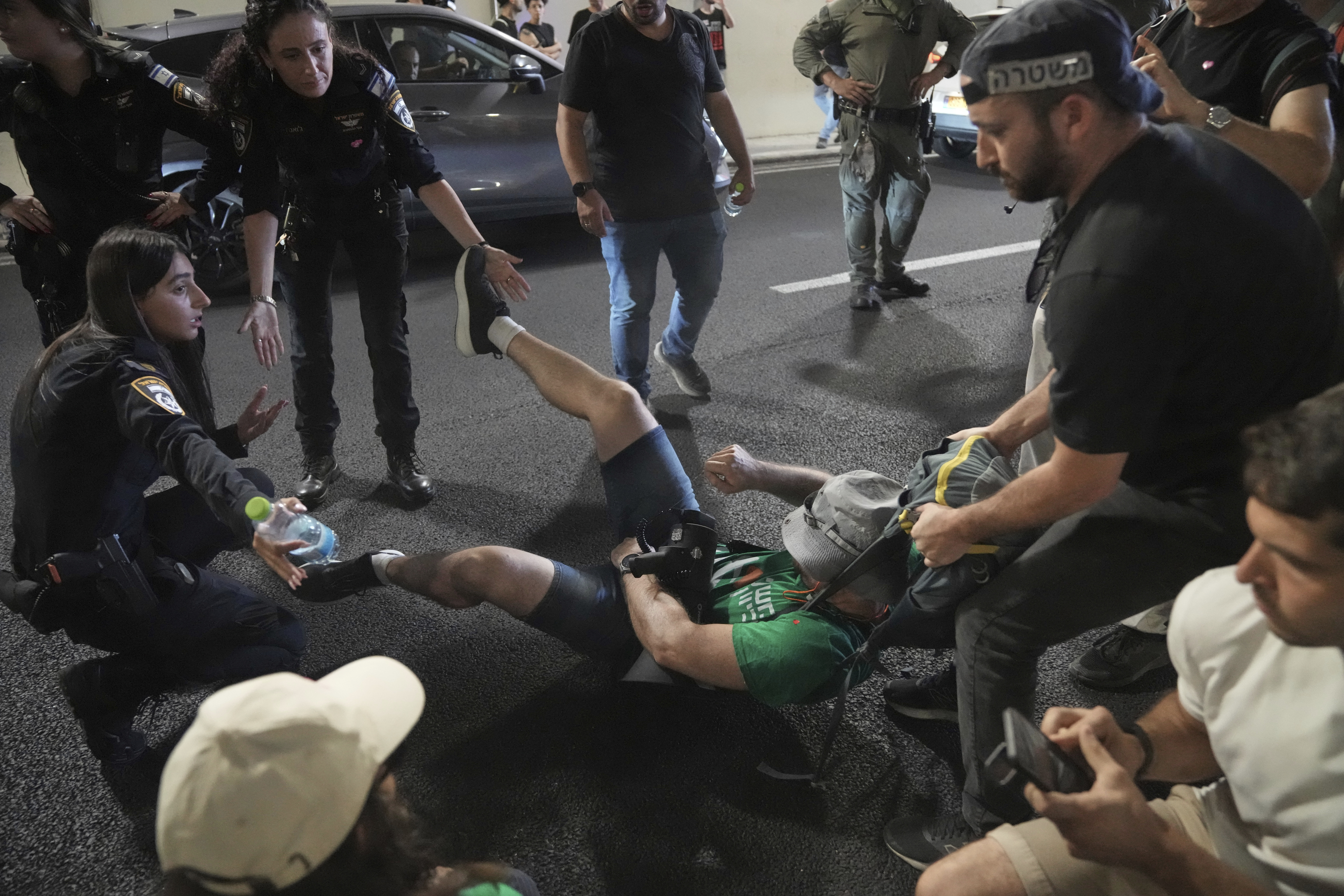 Ισραήλ: Στους 25 οι συλληφθέντες εν μέσω απεργίας και διαδηλώσεων για ομήρους και κατάπαυση του πυρός