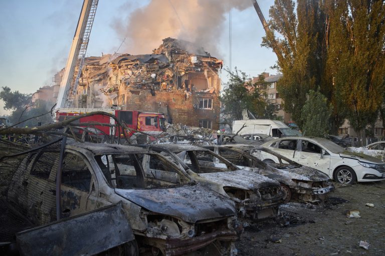 Ουκρανία: Τους 23 έφτασαν οι νεκροί από τις φονικές πυραυλικές επιθέσεις της Ρωσίας στο Κίεβο – Οργή σε Ε.Ε. και Βρετανία