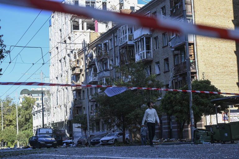 Η ΕΕ απαντά στη ρωσική επίθεση στο Κίεβο – Κυρώσεις και περιοδεία φον ντερ Λάιεν