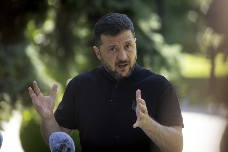 Ο Ζελένσκι απέρριψε το σχέδιο των Ευρωπαίων για δημιουργία ζώνης ασφαλείας 40 χλμ. ανάμεσα σε Ρωσία και Ουκρανία