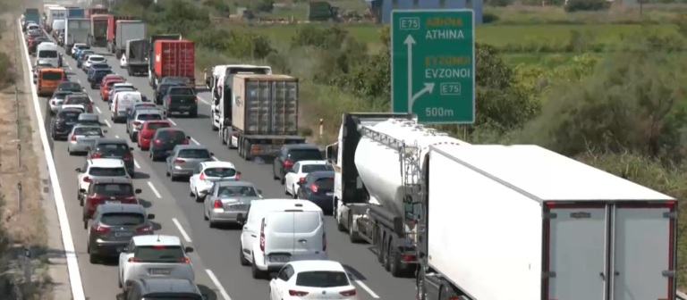 Θεσσαλονίκη: Εργασίες ασφαλτρόστρωσης στην ΠΑΘΕ στο ρεύμα προς Αθήνα πριν τα διόδια των Μαλγάρων