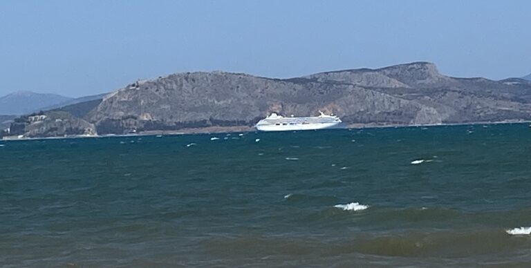 Προσάραξη σκάφους αναψυχής σε βραχονησίδα της Μονεμβασιάς