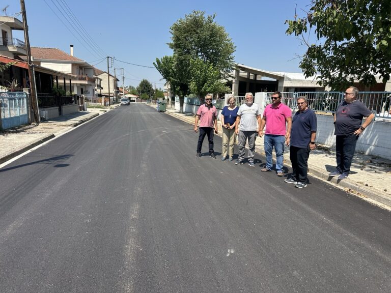 Δήμος Φαρσάλων: Σε πλήρη εξέλιξη τα έργα ασφαλτόστρωσης στην πόλη – Αυτοψία του δημάρχου