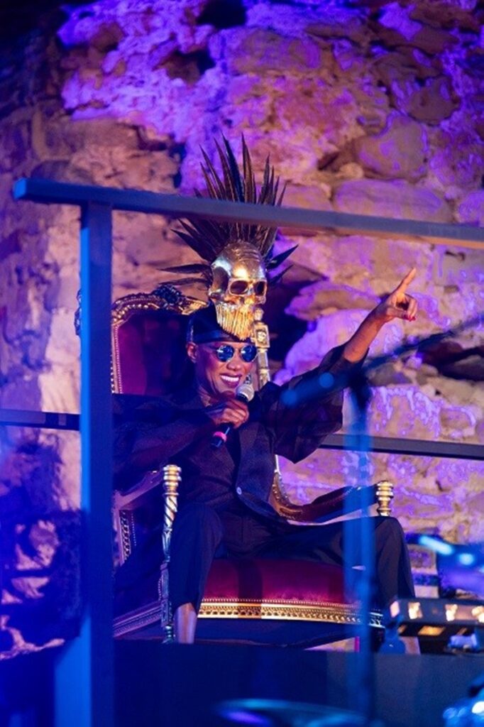 Grace Jones: Η θεότητα της παγκόσμιας σκηνής σαγήνευσε τον Λόφο της Σάνης