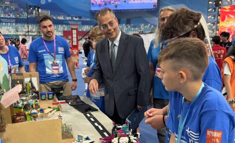 Η Ελλάδα εντυπωσίασε στο Διεθνές Πρωτάθλημα RoboRAVE στο Πεκίνο