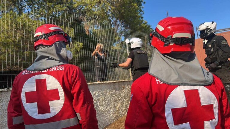 Σημαντική η προσφορά του Ελληνικού Ερυθρού Σταυρού στα πύρινα μέτωπα της Αττικής