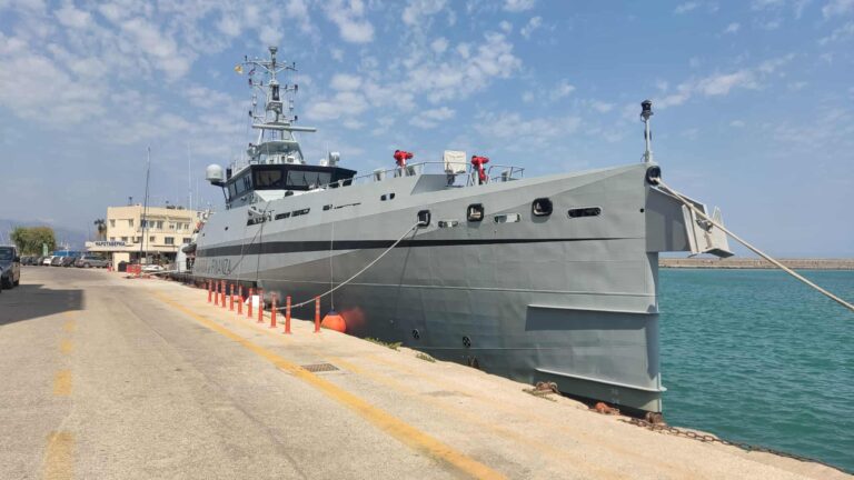 Στο λιμάνι του Ηρακλείου ιταλικό σκάφος της Frontex για τις μεταναστευτικές ροές