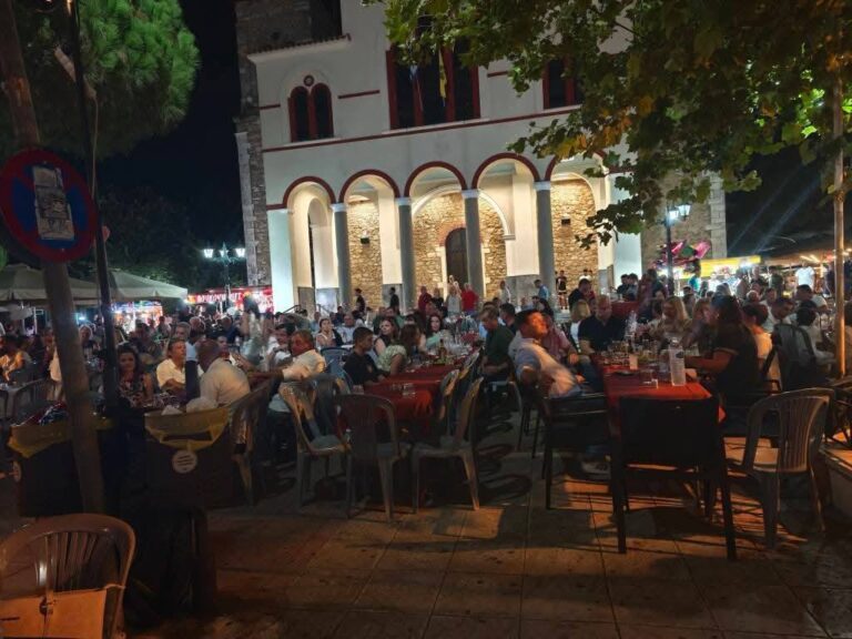 Δεύτερη χρονιά γιορτής για την αγορά των Λεχαινών με τη “Λευκη Νύχτα”