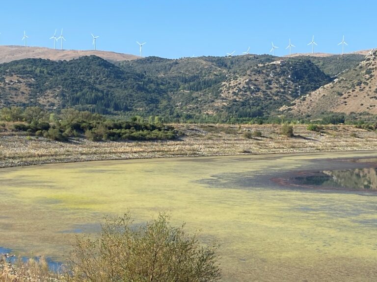 Σοκάρουν οι εικόνες από την τεχνητή λίμνη της Τάκας, στην Αρκαδία