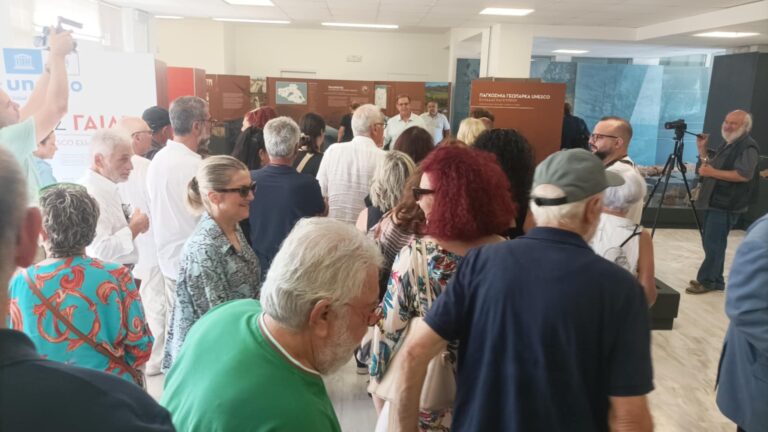 Λέσβος: «Μια πόρτα άνοιξε στην Άντισσα» με τη λειτουργία του εκπαιδευτικού κέντρου του Μουσείου Φυσικής Ιστορίας Απολιθωμένου Δάσους