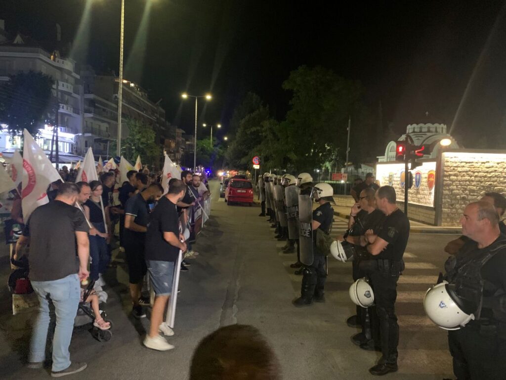 “Να σταματήσει η σφαγή στη Γάζα” το μήνυμα συλλαλητηρίου φορέων της Λάρισας