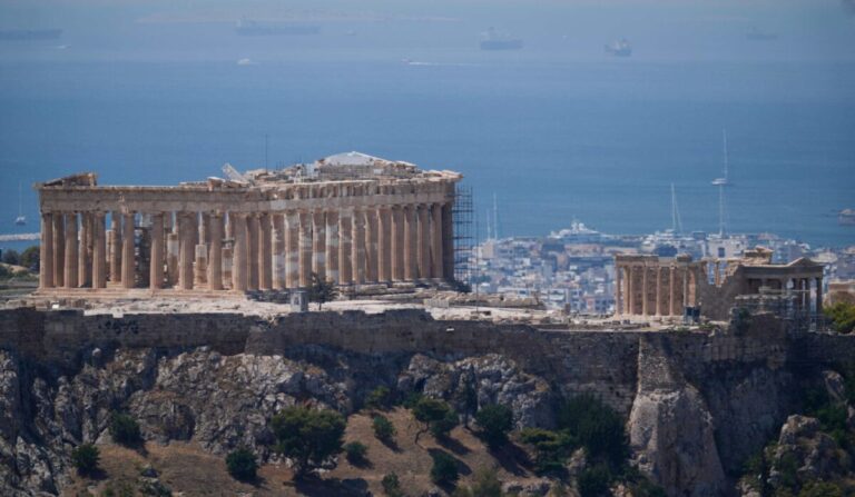 Αφιέρωμα του Forbes στο οικονομικό άλμα της Ελλάδας και στο «θαύμα» του Χρηματιστηρίου