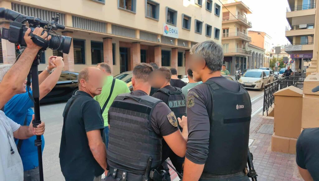 Πάτρα: Προθεσμία για να απολογηθούν την Κυριακή πήραν οι δύο από τους συλληφθέντες  για τις πυρκαγιές στη δυτική Αχαΐα – Στον εισαγγελέα ο τρίτος