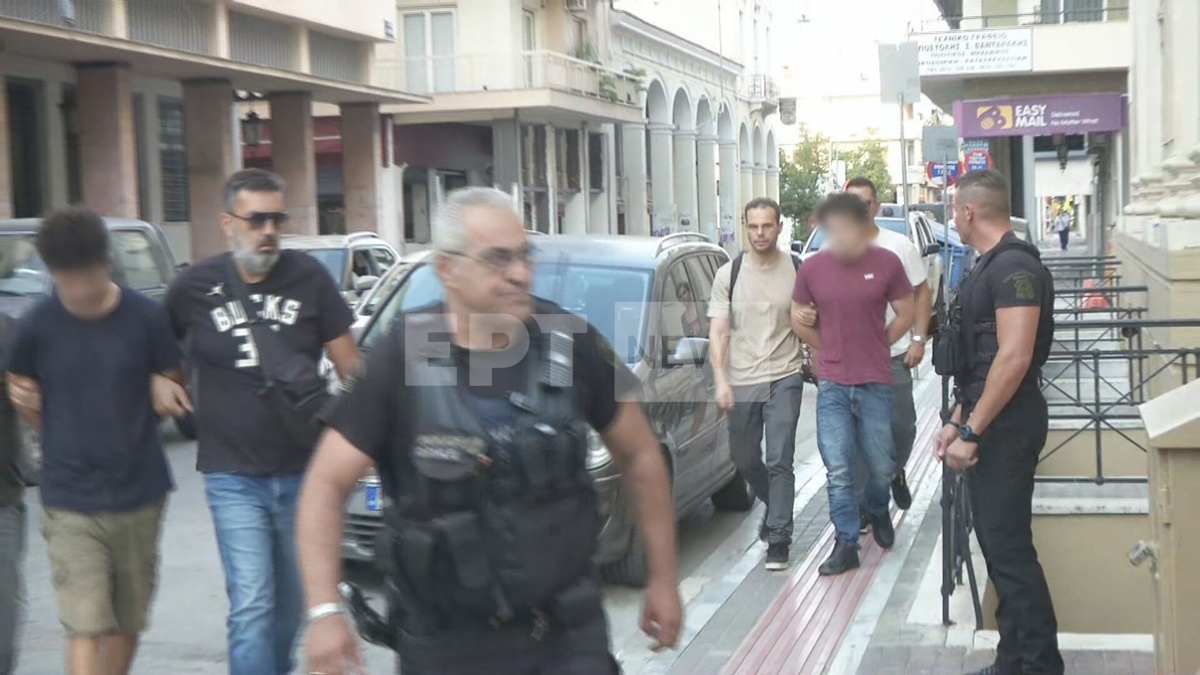 Πάτρα: Αναμένεται η απόφαση για την ποινική μεταχείριση των δύο νεαρών που κατηγορούνται για εμπρησμό