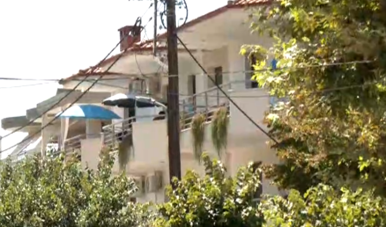 Ασπροβάλτα: Οι «πειρατές» του τουρισμού