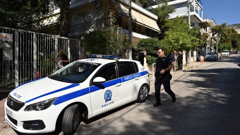 Σύλληψη 17χρονου για αρπαγή αλυσίδας από γυναίκα στον Άγιο Δημήτριο