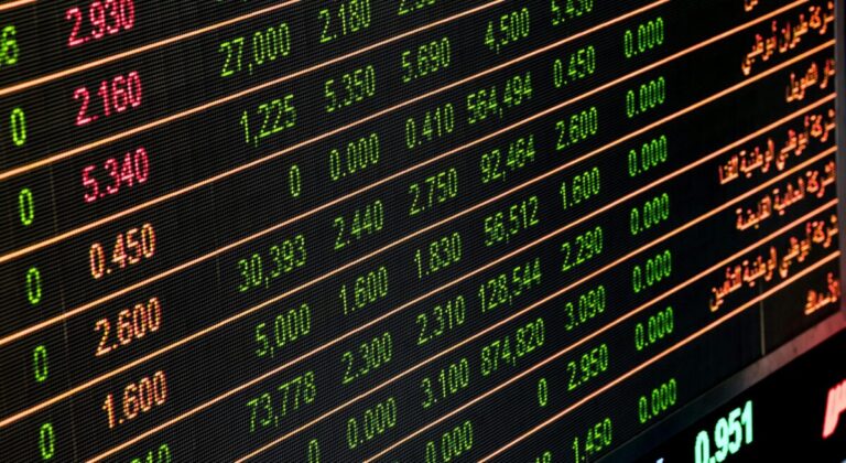 Συνάλλαγμα: Το ευρώ υποχωρεί 0,08% στα 1,1655 δολάρια