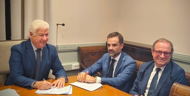 Κέρκυρα: Υπεγράφη η σύμβαση για την «Υποστήριξη του Περιφερειακού Μηχανισμού Διάγνωσης Αναγκών της Αγοράς Εργασίας στην ΠΙΝ».