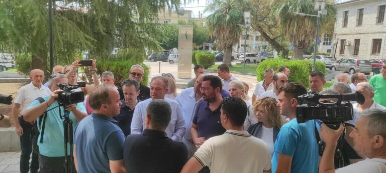 Κλιμάκιο του ΠΑΣΟΚ στις πυρόπληκτες περιοχές της Ηπείρου
