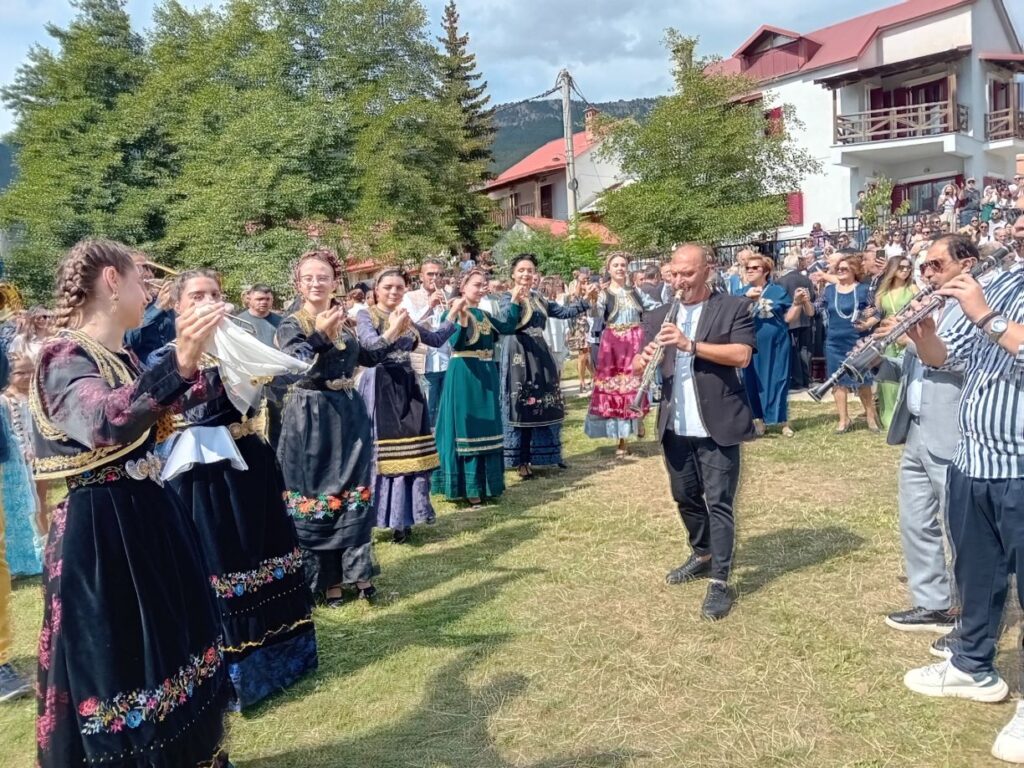 Αναβιώσε και φέτος ο Τρανός Χορός (Τσιάτσιος) στην πανέμορφη Σαμαρίνα Γρεβενών