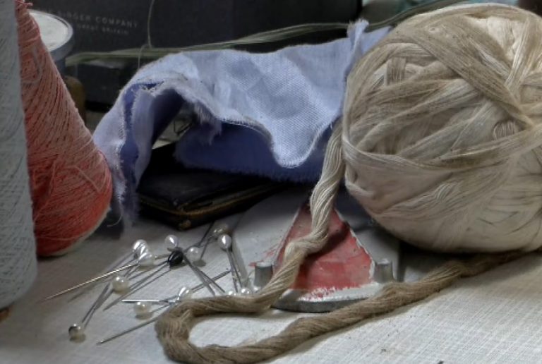 Σύρος: «Οι υφάντρες και οι αναμνήσεις τους»- Μαρτυρίες και ιστορίες γυναικών στο Μουσείο Κλωστοϋφαντουργίας Ερμούπολης