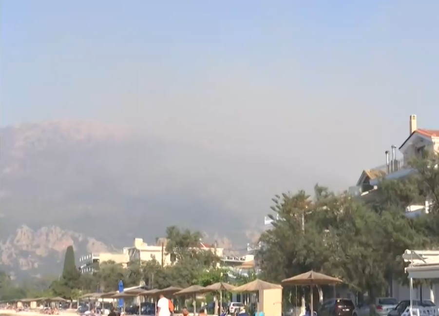 Φωτιά τώρα στη Βόνιτσα: Μάχη με αναζωπυρώσεις και αγώνας να ελεγχθούν οι διάσπαρτες εστίες