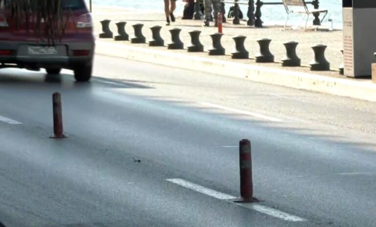 Θεσσαλονίκη: Ανησυχία από τα συχνά τροχαία ατυχήματα στους ειδικούς πασσάλους στην παραλιακή λεωφόρο