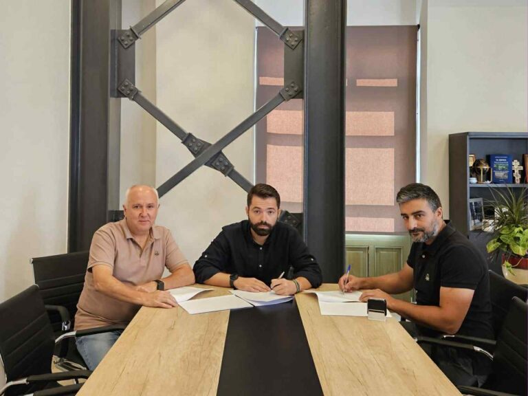 Σύμβαση για την αναβάθμιση της Αίθουσας Πολλαπλών Χρήσεων στο ΓΕΛ – Γυμνάσιο Σερβίων