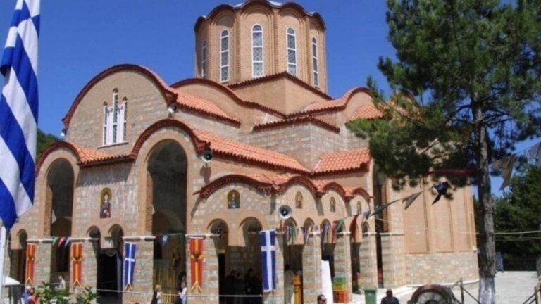Ημαθία: Κοσμοσυρροή στην Παναγία Σουμελά για τον Δεκαπενταύγουστο- Προσκυνητές από κάθε γωνιά της γης