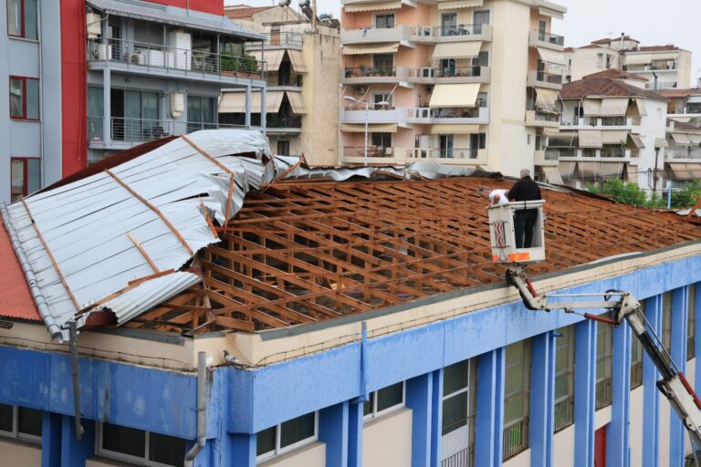 Δήμος Λαρισαίων: Προχωρούν οι εργασίες αντικατάστασης της στέγης στο 5ο Γυμνάσιο – Λύκειο