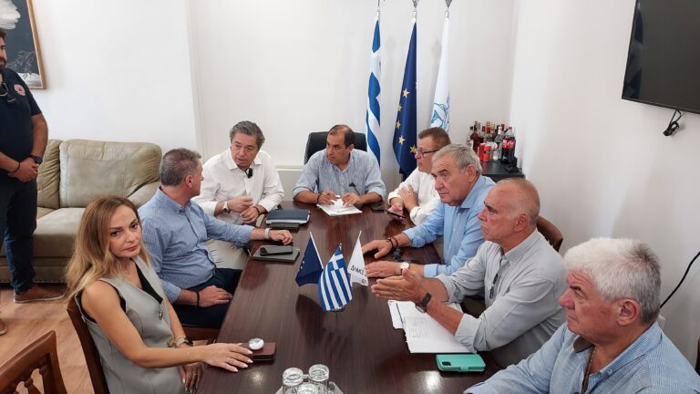 Στην Ζάκυνθο ο Υφυπουργός Πολιτικής Προστασίας – Συσκέψεις με φορείς και αυτοψία στα καμμένα – Τι ανακοίνωσε
