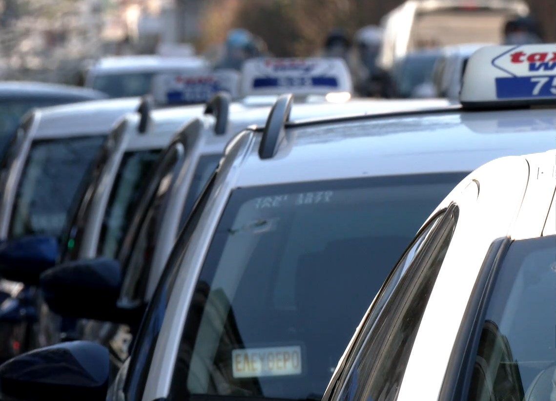 Συμμορία ανηλίκων λήστευε οδηγούς ταξί στα Διαβατά Θεσσαλονίκης – Οδηγός περιγράφει όσα έζησε