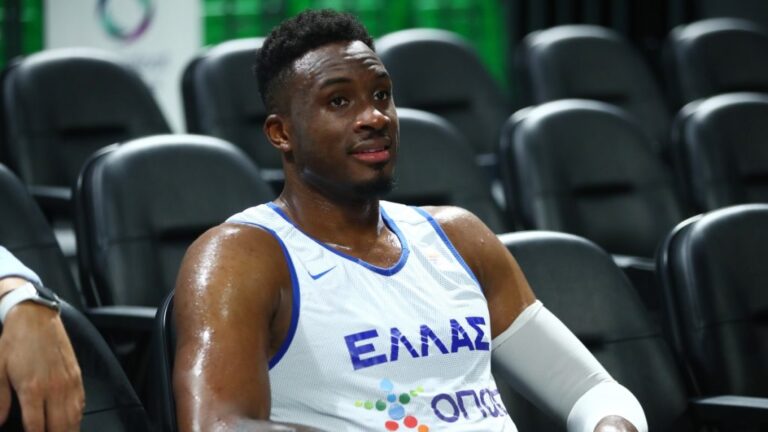 Θ. Αντετοκούνμπο στο ertsports: «Με τον Γιάννη και τον Κώστα ονειρευόμαστε ένα μετάλλιο με την Εθνική»