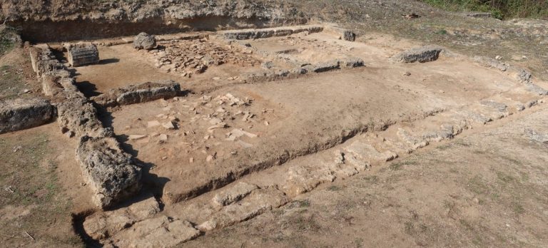 Νάουσα Ημαθίας: Ολοκληρώθηκε η πρώτη φάση της έρευνας στο Βασιλικό Γυμνάσιο της αρχαίας Μίεζας