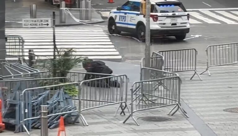ΗΠΑ: Οι Αρχές καλούν τους πολίτες να αποφύγουν την Times Square λόγω «ενεργής αστυνομικής έρευνας»