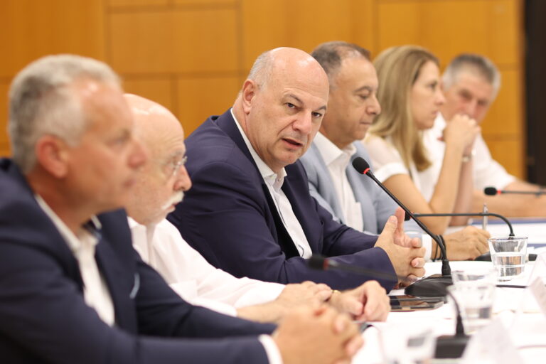 Κ. Τσιάρας: «Αλλάζει σελίδα η Θεσσαλία» – Έπεσαν οι υπογραφές για τα δύο εμβληματικά αρδευτικά έργα σε Καρδίτσα και Φάρσαλα